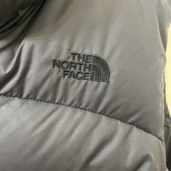 Black Womens North Face vintage puffer vest - Picture 3 of 5